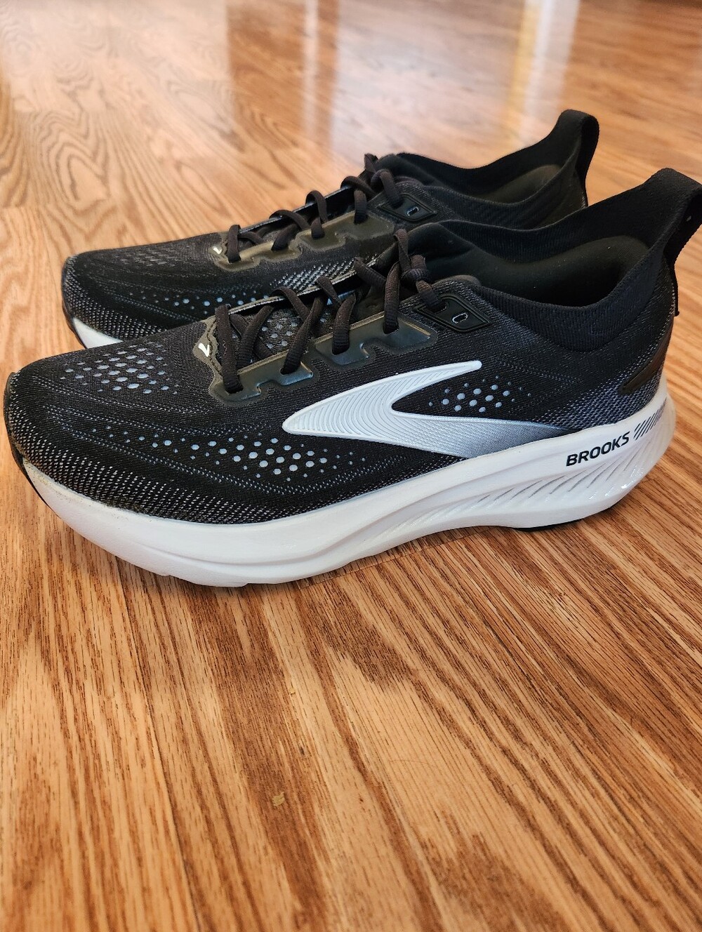 Brooks Wide Glycerin GTS 23 Running/Walking Shoes